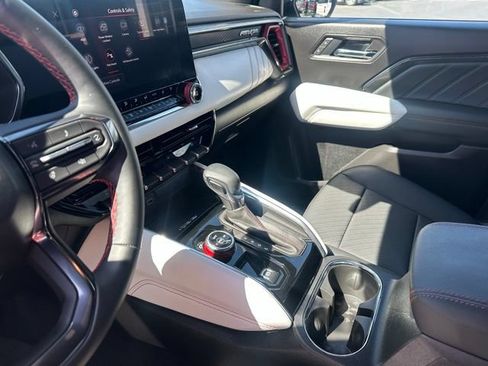 Certified 2025 GMC Canyon AT4 w/ AT4X Package AWD/4WD image 11