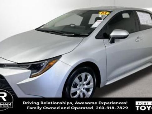 Used 2024 Toyota Corolla LE FWD image 1