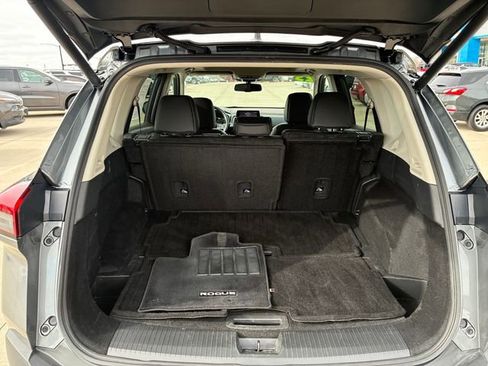 Used 2023 Nissan Rogue SL image 12