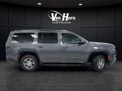 Used 2023 Jeep Wagoneer 4WD w/ HD Trailer Tow Package image 8