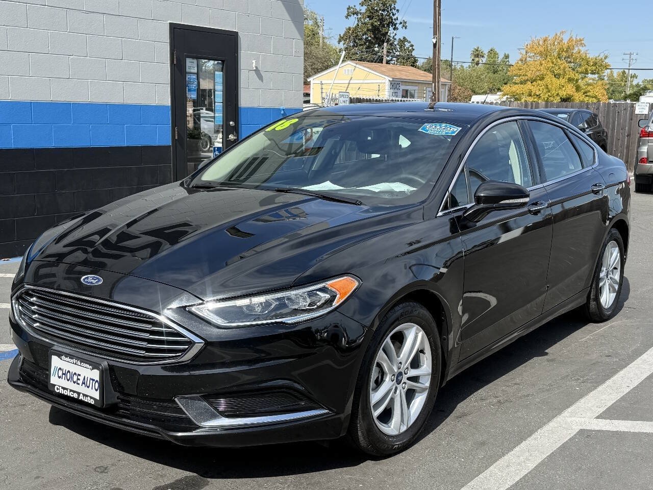 Used 2018 Ford Fusion SE w/ Equipment Group 602A FWD image 3