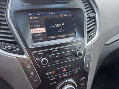 Used 2019 Hyundai Santa Fe XL SE image 10