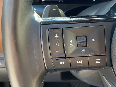 Used 2023 Nissan Pathfinder Platinum image 18