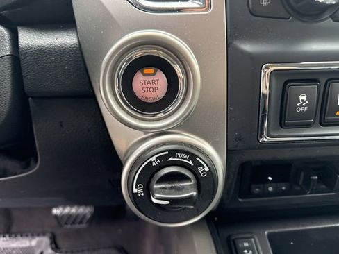 Used 2021 Nissan Titan SV w/ SV Convenience Package image 23