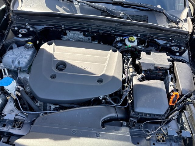 Certified 2023 Volvo XC40 B5 Plus w/ Climate Package AWD/4WD image 21