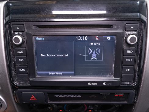 Used 2015 Toyota Tacoma 4x4 Double Cab w/ TRD Sport Package image 16