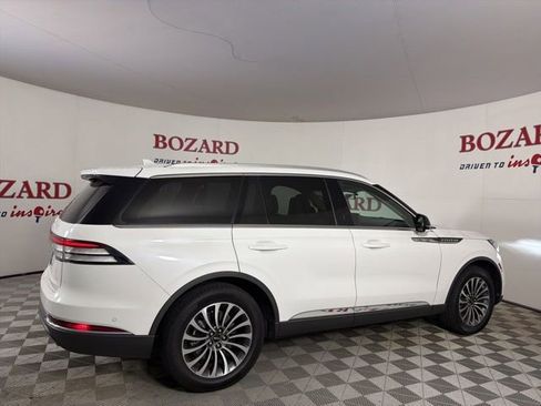 Used 2023 Lincoln Aviator Reserve w/ Equipment Group 201A AWD/4WD image 9