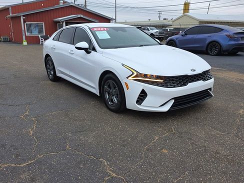 Used 2021 Kia K5 LX image 1