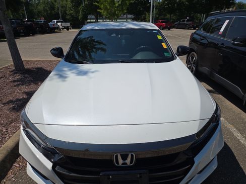 Used 2022 Honda Accord Sport image 9
