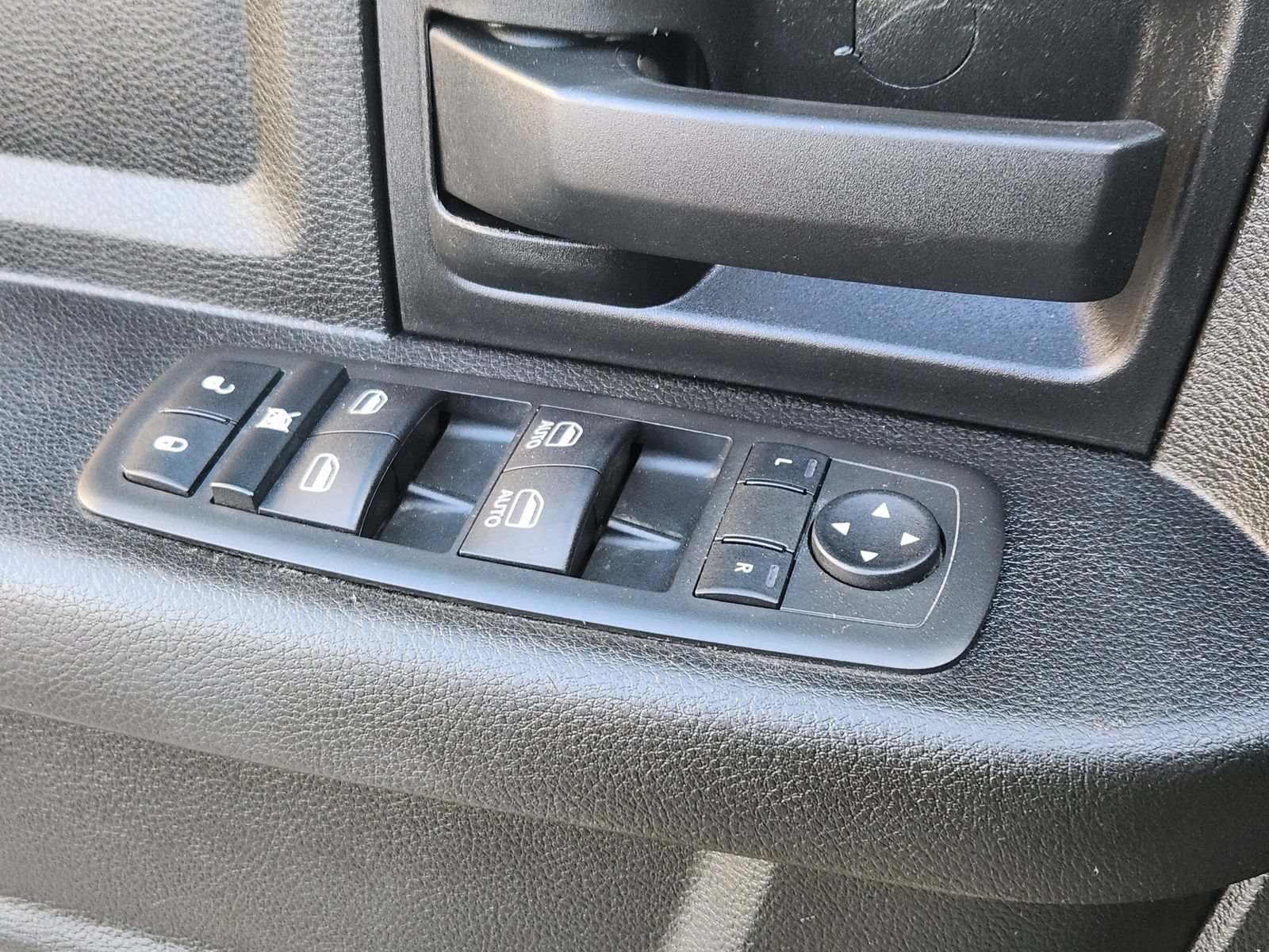 Used 2022 RAM 5500 Tradesman w/ Chrome Appearance Group AWD/4WD image 27