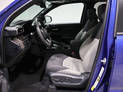 Used 2024 Toyota Tacoma TRD Off-Road image 12