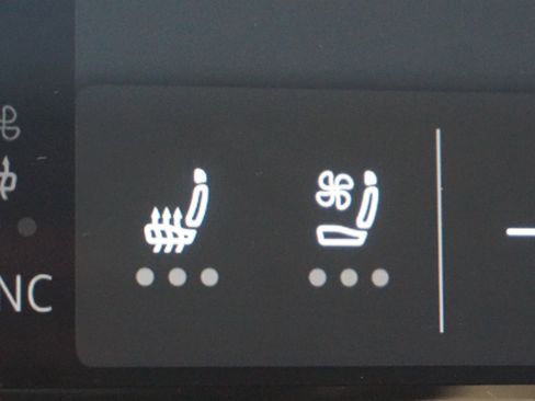 Used 2024 Volkswagen Atlas Cross Sport SE w/ Panoramic Sunroof Package image 34