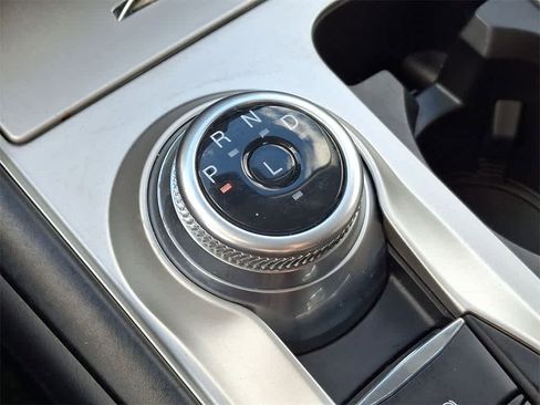 Used 2022 Ford Explorer XLT image 18