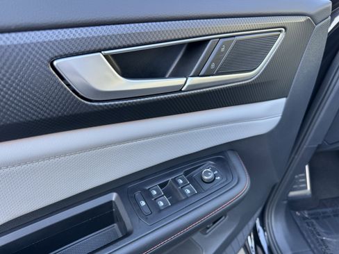 Certified 2025 Volkswagen Atlas Peak Edition SE image 14