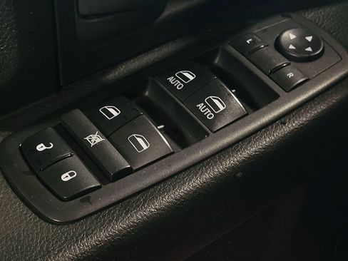 Used 2018 RAM 1500 Express RWD image 27
