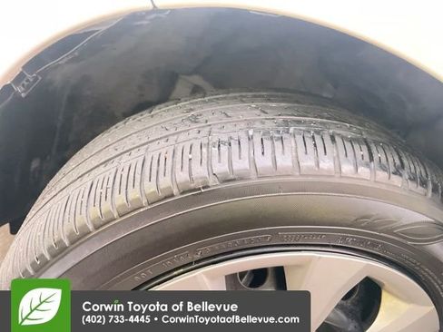 Used 2024 Toyota Corolla LE image 28