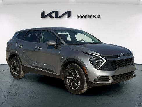Certified 2025 Kia Sportage LX image 8