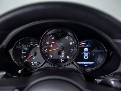 Used 2022 Porsche 718 Cayman RWD image 20