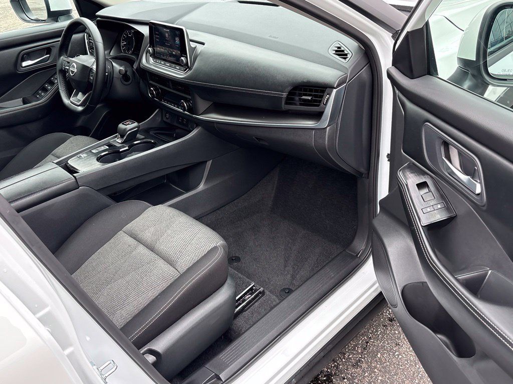 Certified 2026 Nissan Rogue SV w/ Cold Weather Package FWD image 30