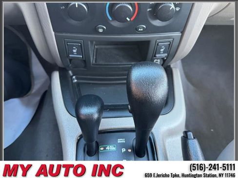 Used 2004 Jeep Grand Cherokee Laredo w/ Cold Weather Group image 17