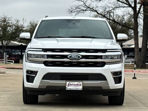 Used 2024 Ford Expedition Limited RWD image 2