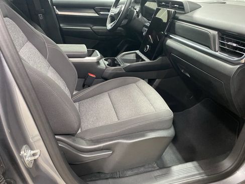 Used 2025 GMC Terrain Elevation image 18