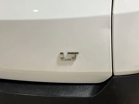 Used 2023 Chevrolet Traverse LT FWD image 27