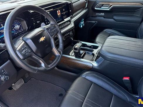 Used 2025 Chevrolet Silverado 1500 High Country w/ Technology Package image 10