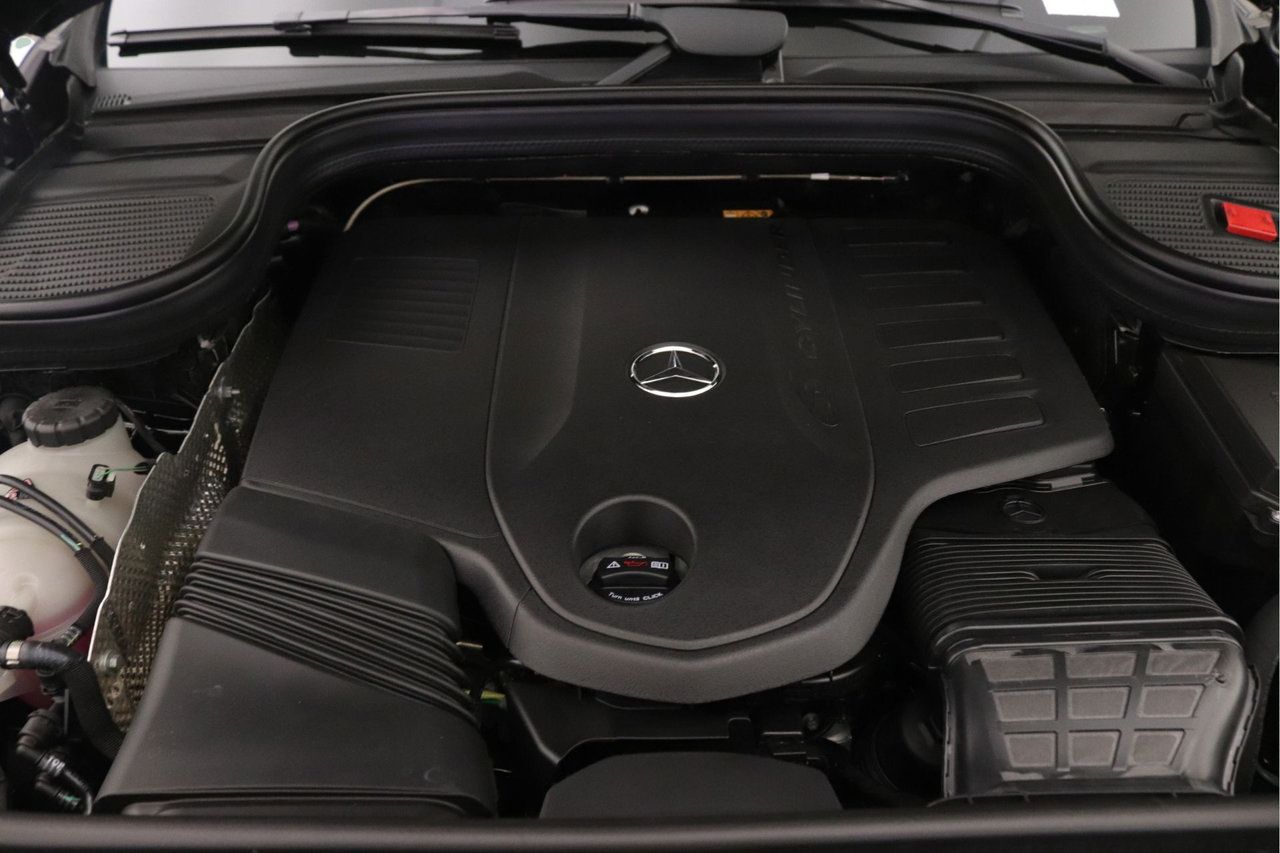 New 2026 Mercedes-Benz GLS 450 4MATIC image 9