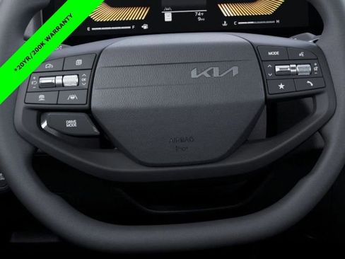 New 2025 Kia K4 LXS image 22