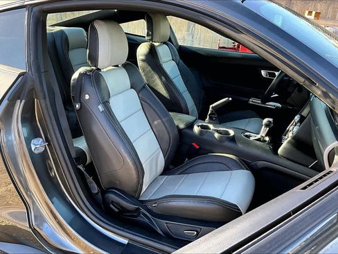 Used 2018 Ford Mustang Coupe w/ Equipment Group 101A image 8