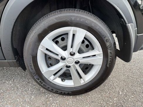 Certified 2025 Nissan Kicks Play S image 11