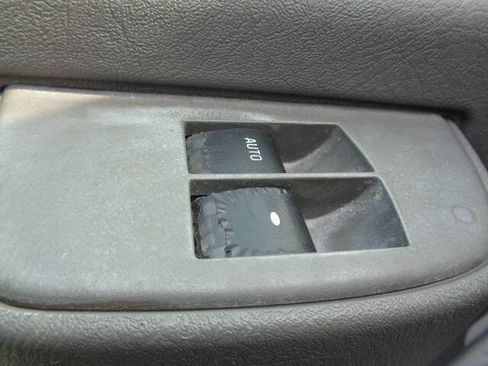 Used 2019 Chevrolet Express 3500 w/ Driver Convenience Package RWD image 14