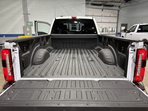 Used 2024 Ford F350 Lariat w/ Lariat Ultimate Package image 27