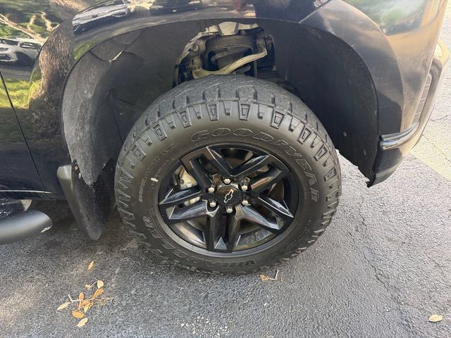 Used 2019 Chevrolet Silverado 1500 Custom Trail Boss w/ Custom Convenience Package AWD/4WD image 5