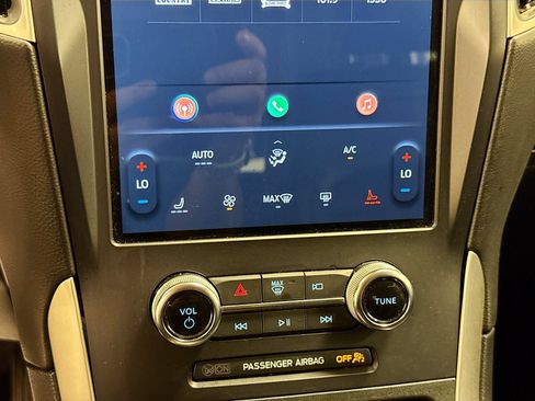 Used 2024 Ford Edge SEL AWD/4WD image 15