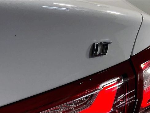 Used 2024 Chevrolet Malibu LT FWD image 36