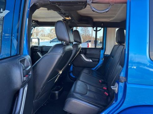 Used 2016 Jeep Wrangler Unlimited Sahara w/ Connectivity Group image 10