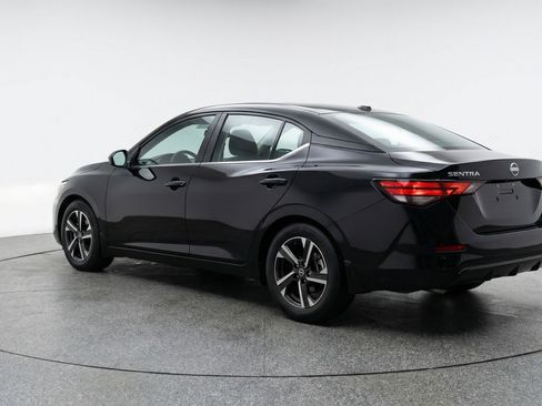 Used 2025 Nissan Sentra SV image 6