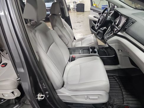 Used 2018 Honda Odyssey EX-L image 10