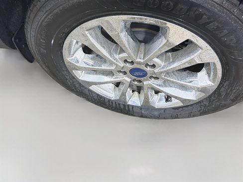 Used 2022 Ford Escape SE FWD image 29