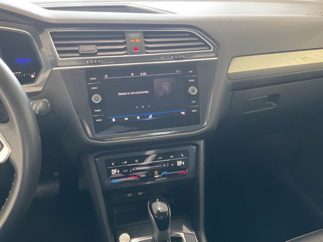 Used 2023 Volkswagen Tiguan SE FWD image 16
