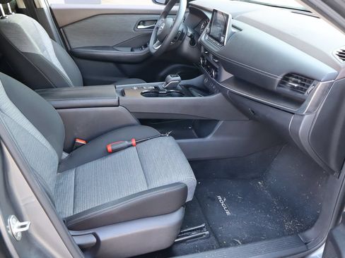 Used 2023 Nissan Rogue SV FWD image 16