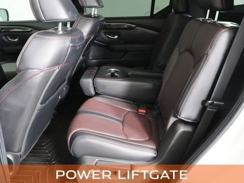 Used 2025 Honda Pilot Black Edition image 18