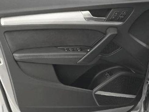 Used 2022 Audi Q5 e Premium Plus w/ Premium Plus Package AWD/4WD image 19