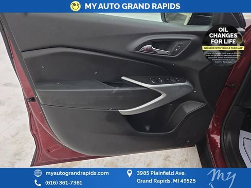 Used 2024 Chevrolet Trax RS image 19
