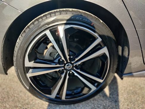 Used 2023 Nissan Sentra SR w/ Midnight Edition Package FWD image 24