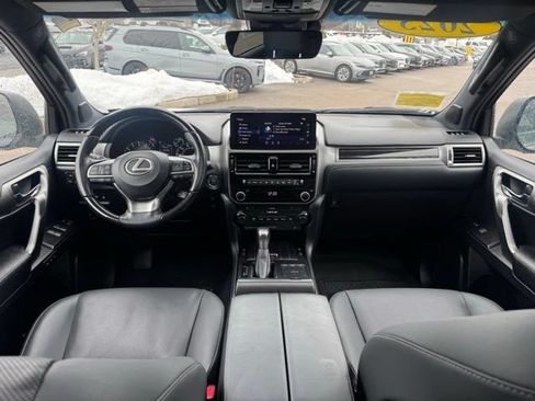 Used 2023 Lexus GX 460 Premium w/ Accessory Package AWD/4WD image 34