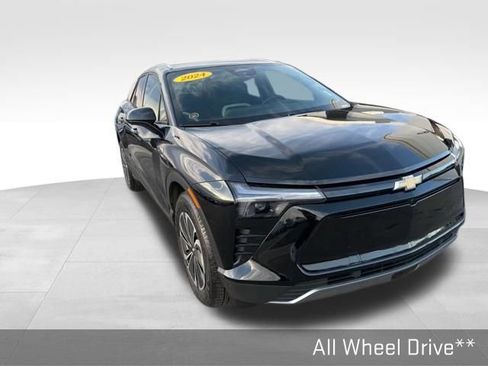 Used 2024 Chevrolet Blazer EV LT image 3