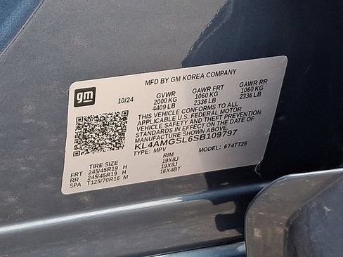 Used 2025 Buick Encore GX Avenir w/ Avenir Technology Package AWD/4WD image 30